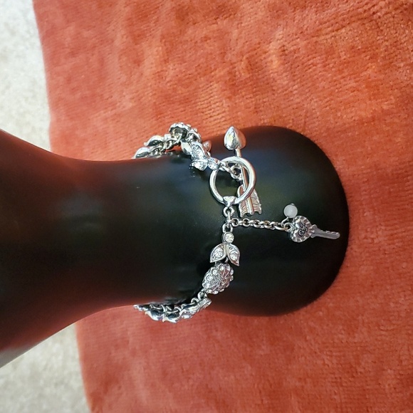 Betsy Johnson bracelet - Picture 2 of 5